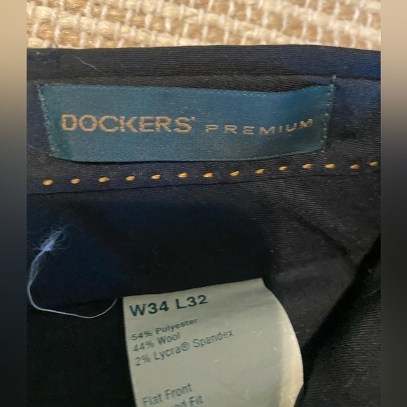 Dockers Premium Flat Front Relaxed Fit Men’s Black Pants W34 L32 Wool Blend - Picture 5 of 5